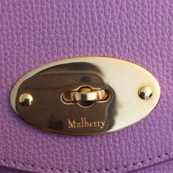 Mulberry Darley in Lilac Cross Grain Leather - Picture 8 of 13